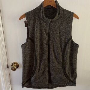 Under Armour Heather Green Vest with Pockets,  size Large